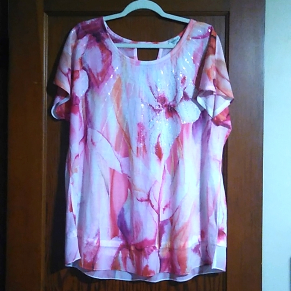 Women's Avenue short sleeved floral top size 14/16